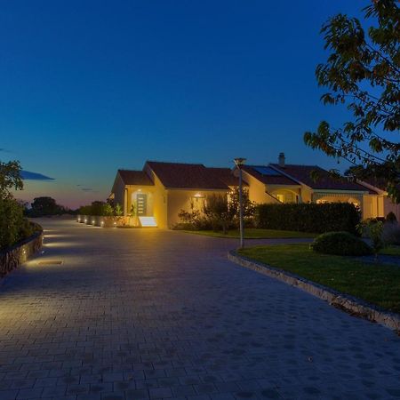 Holiday Home Elegant Vrh  Exterior photo