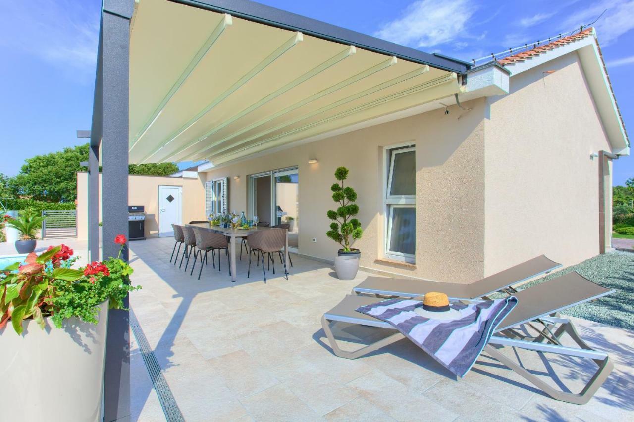 Holiday Home Elegant Vrh  Exterior photo